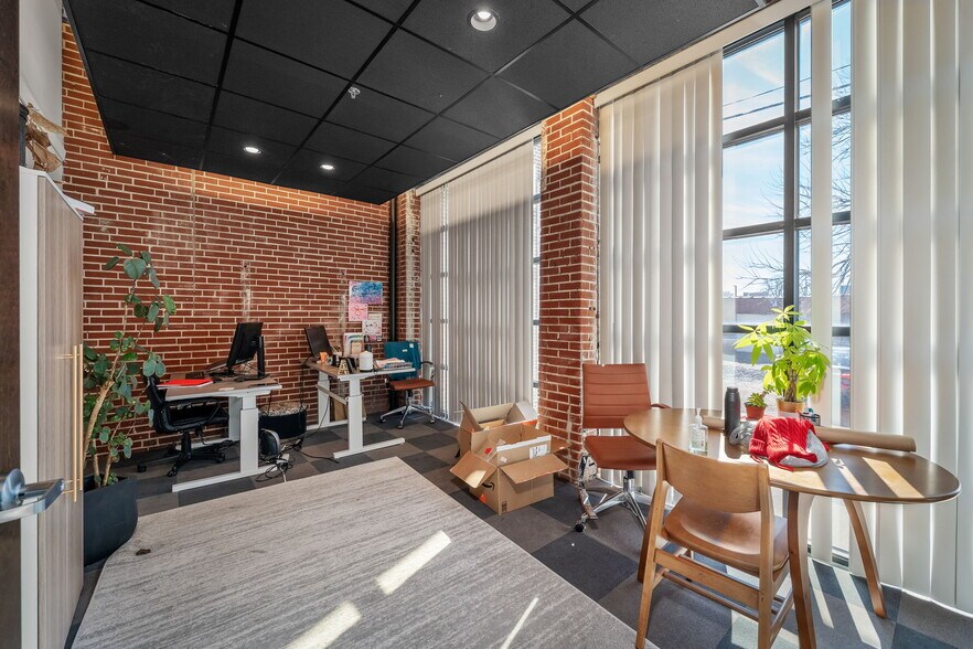 More Photos Of 3016 Locust St, Saint Louis Loft Creative Space For Lease