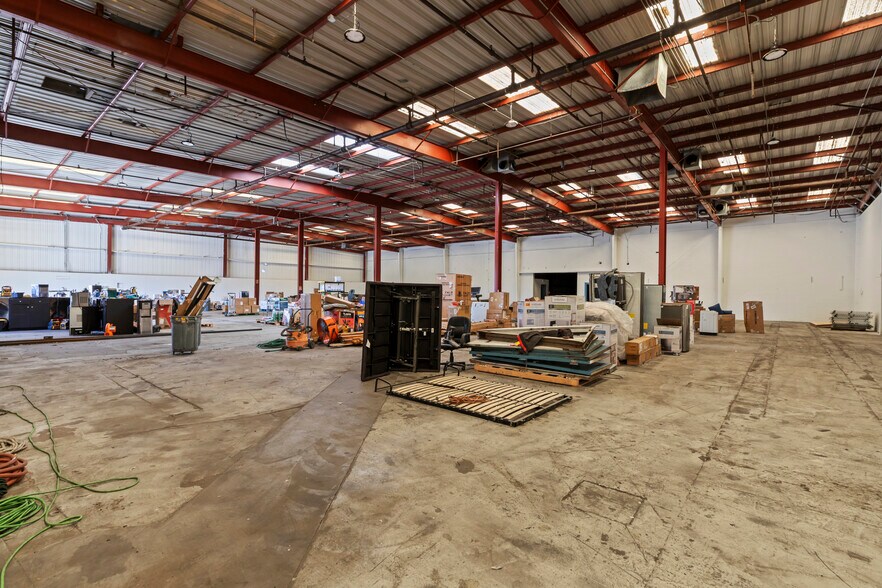 More Photos Of 1321 Railroad Ave, Clovis Warehouse For Lease