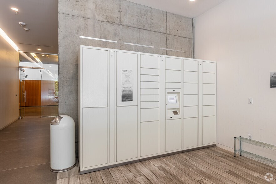 More Photos Of 329 NE Couch St, Portland Coworking Space