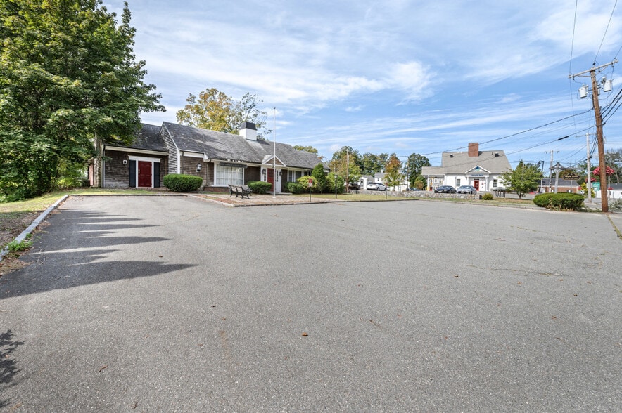More Photos Of 11 Maple St, West Newbury Office For Sale