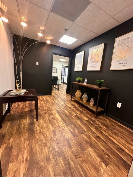 More Photos Of 12550 Biscayne Blvd, North Miami Medical For Lease
