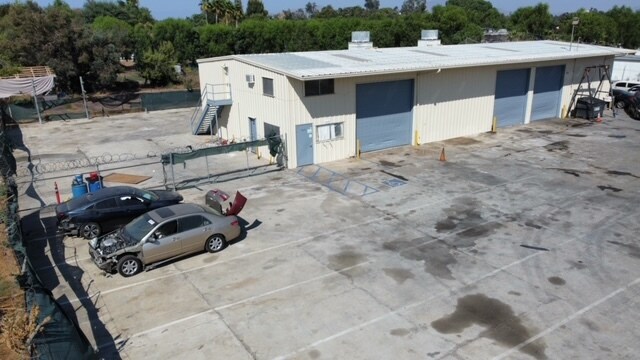 More Photos Of 10565 Limonite Ave, Jurupa Valley Warehouse For Lease