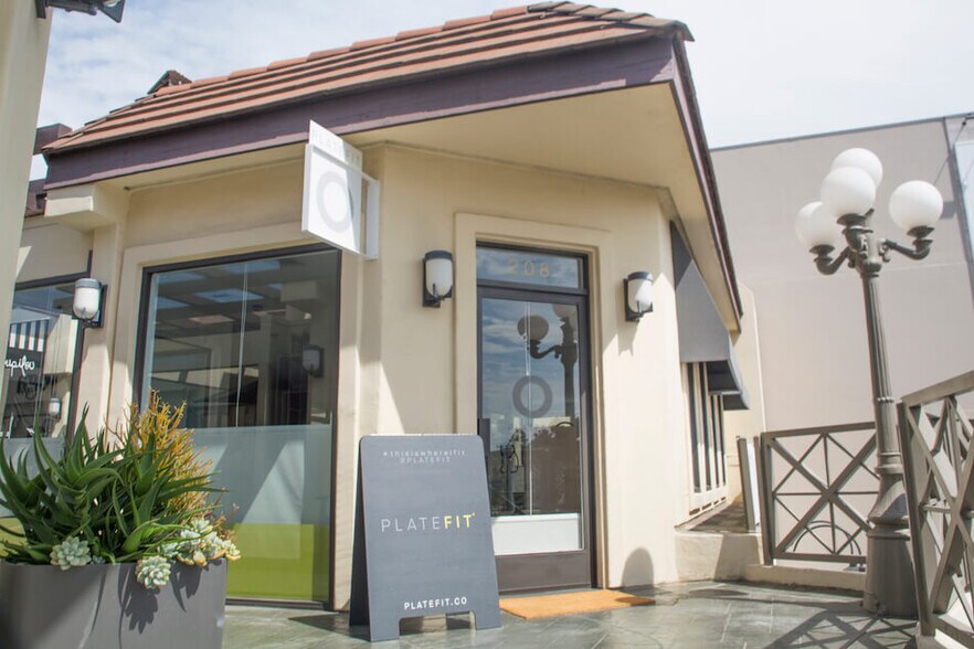 More Photos Of 13050 San Vicente Blvd, Los Angeles Storefront For Lease