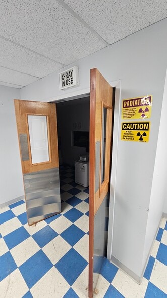 More Photos Of 6460 Atlanta Hwy, Alpharetta Veterinarian Kennel For Sale