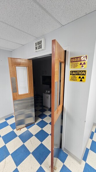 More Photos Of 6460 Atlanta Hwy, Alpharetta Veterinarian Kennel For Lease