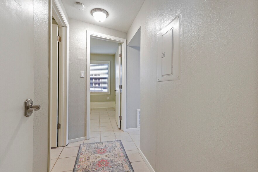 More Photos Of 517 13th St, Sacramento Multifamily For Sale