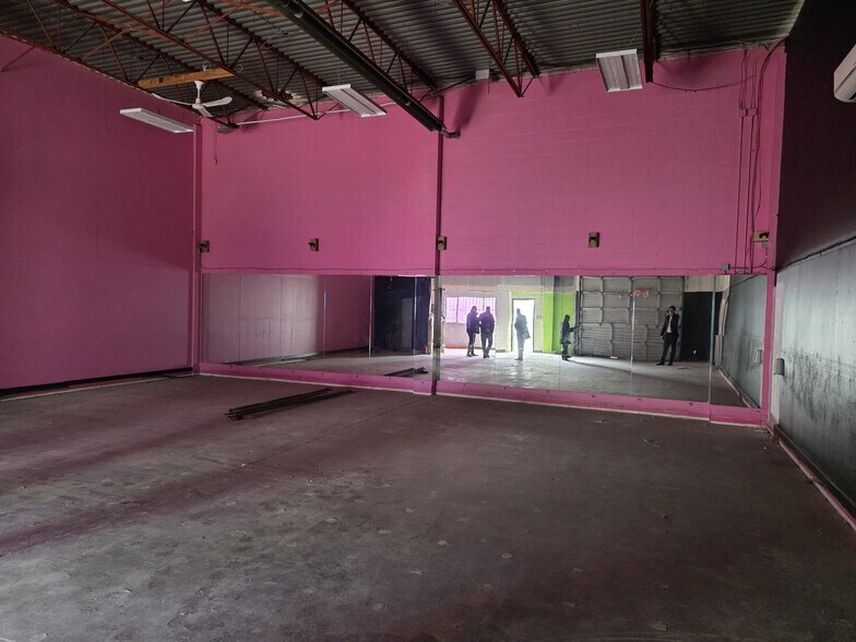More Photos Of 20111-20121 Industrial Ave, Langley Warehouse For Lease