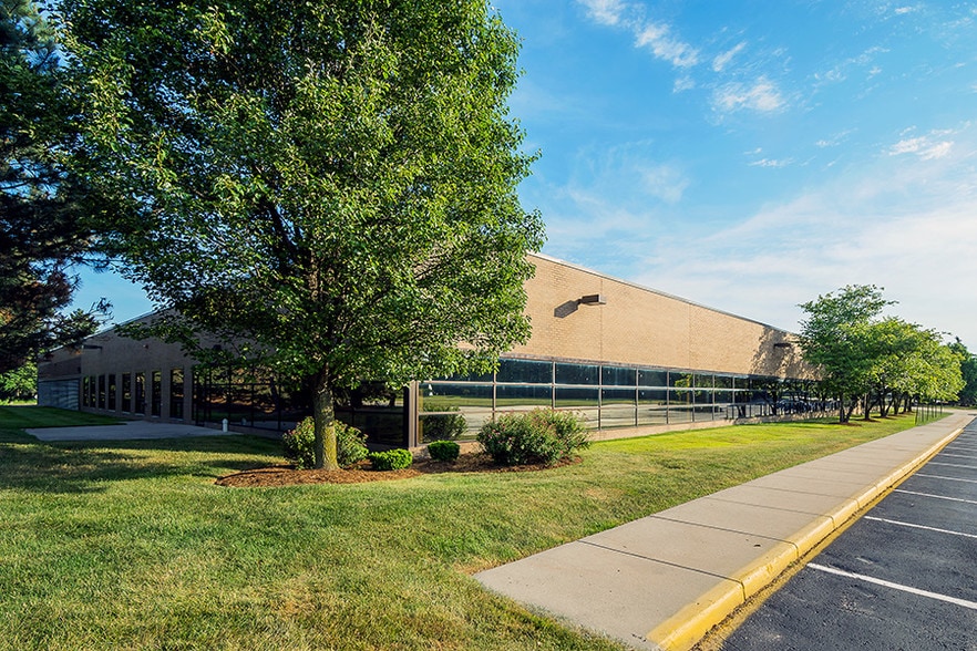 More Photos Of 5225 Auto Club Dr, Dearborn Office For Sale