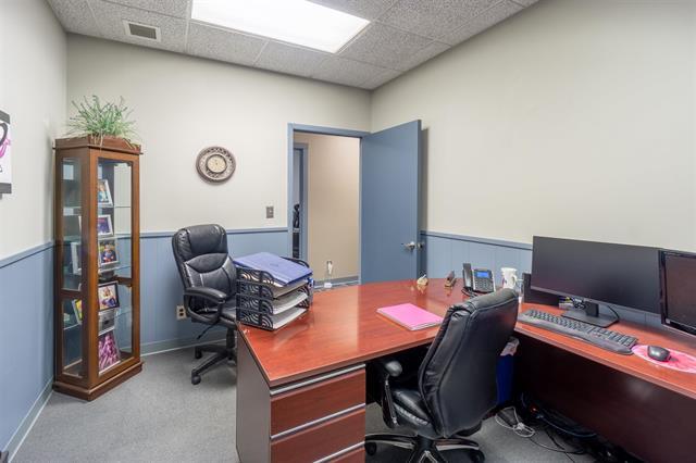 More Photos Of 1818 Grand Ave, Wausau Office For Sale