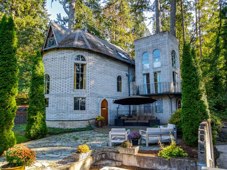 More Photos Of 1820 E 28th Ave, Eugene Multifamily For Sale