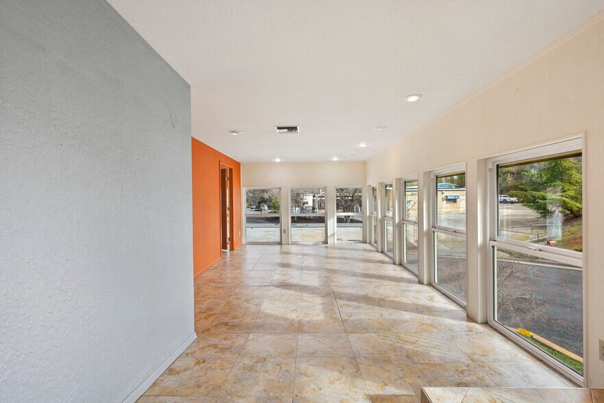 More Photos Of 19478 Village Dr, Sonora Flex For Sale