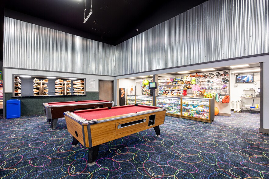 More Photos Of 357 NW Hall Of Fame Dr, Lake City Skating Rink For Sale