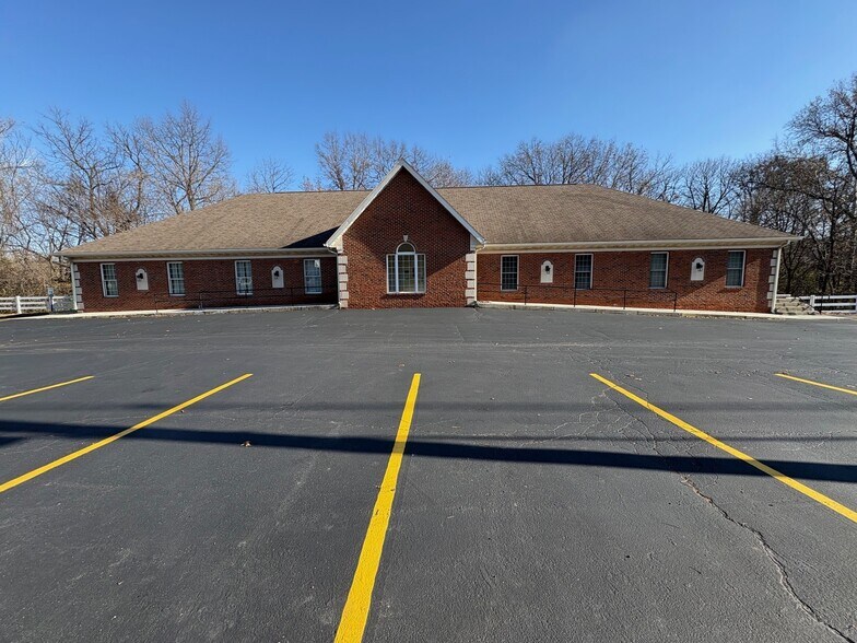 Primary Photo Of 3890 N Illinois St, Swansea Medical For Lease