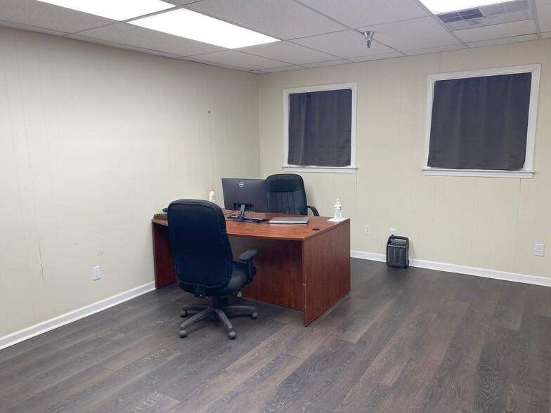 More Photos Of 7 Swisher Dr, Cartersville Manufacturing For Lease