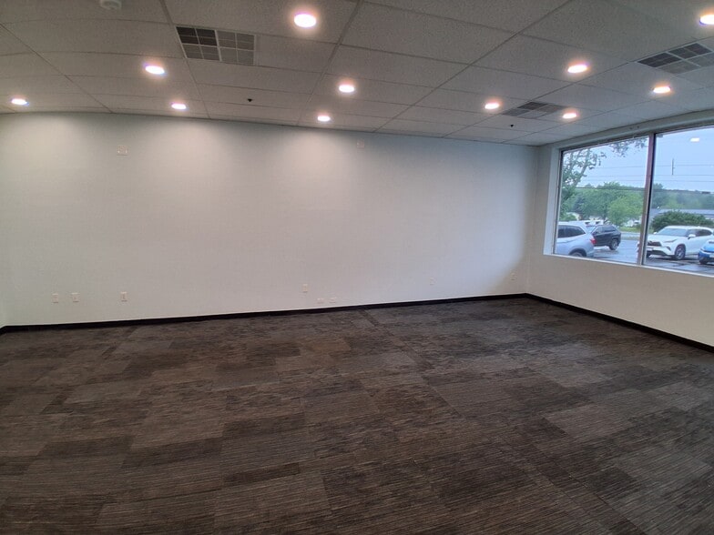 More Photos Of 111 Lafayette Rd, Salisbury Storefront For Lease