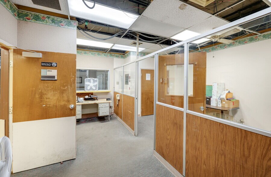 More Photos Of 2051 Collingwood Blvd, Toledo Skilled Nursing Facility For Sale