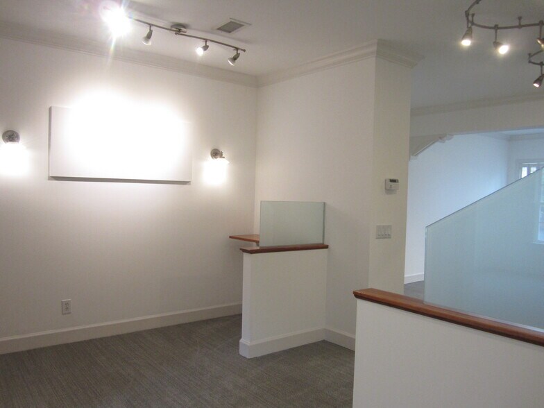 More Photos Of 452 E Paces Ferry Rd NE, Atlanta Office For Sale