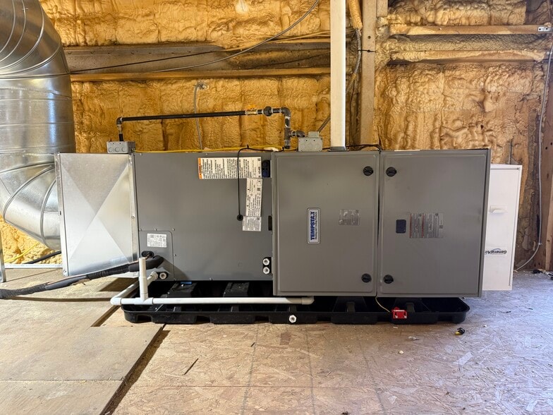 More Photos Of 8211 W Georgetown Rd, Columbus Light Distribution For Lease