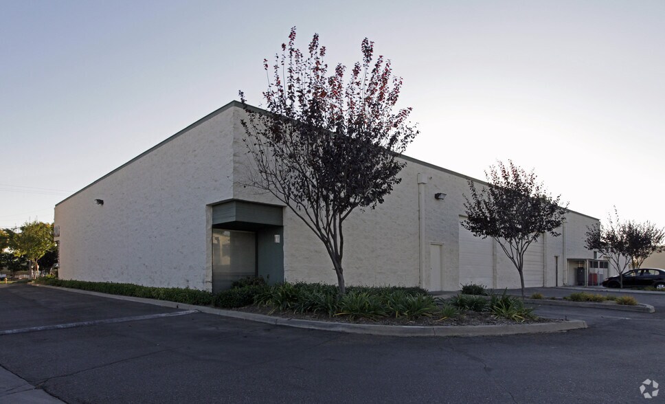 More Photos Of 1495 W 9th St, Upland Warehouse For Lease