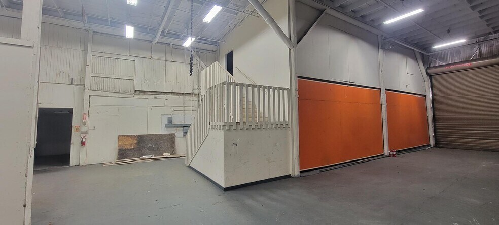 More Photos Of 930 Shiloh Rd, Windsor Unknown For Lease