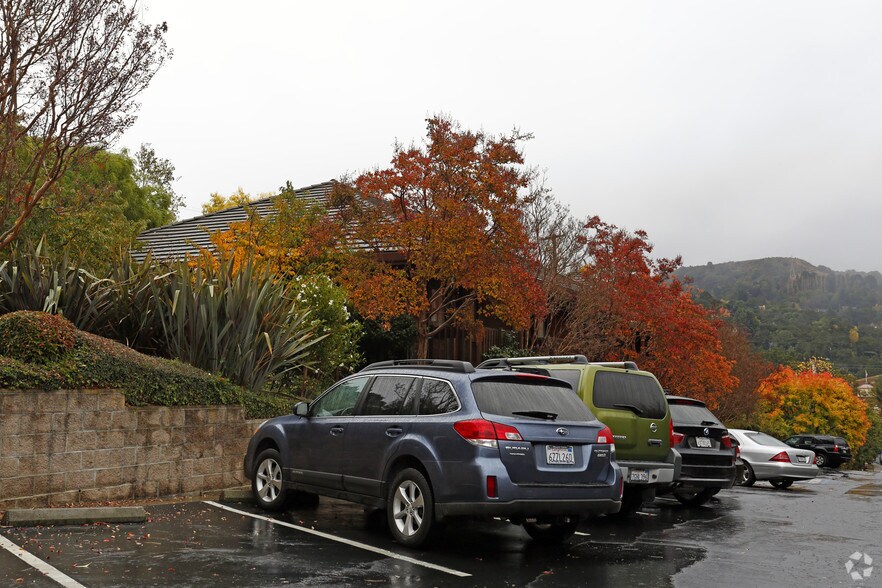 More Photos Of 1 Bates Blvd, Orinda Office For Lease
