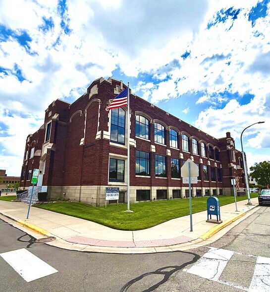 Primary Photo Of 333 W 7th St, Royal Oak Office For Lease