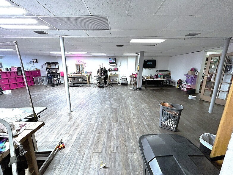 More Photos Of 3620 W Division St, Chicago Storefront For Sale