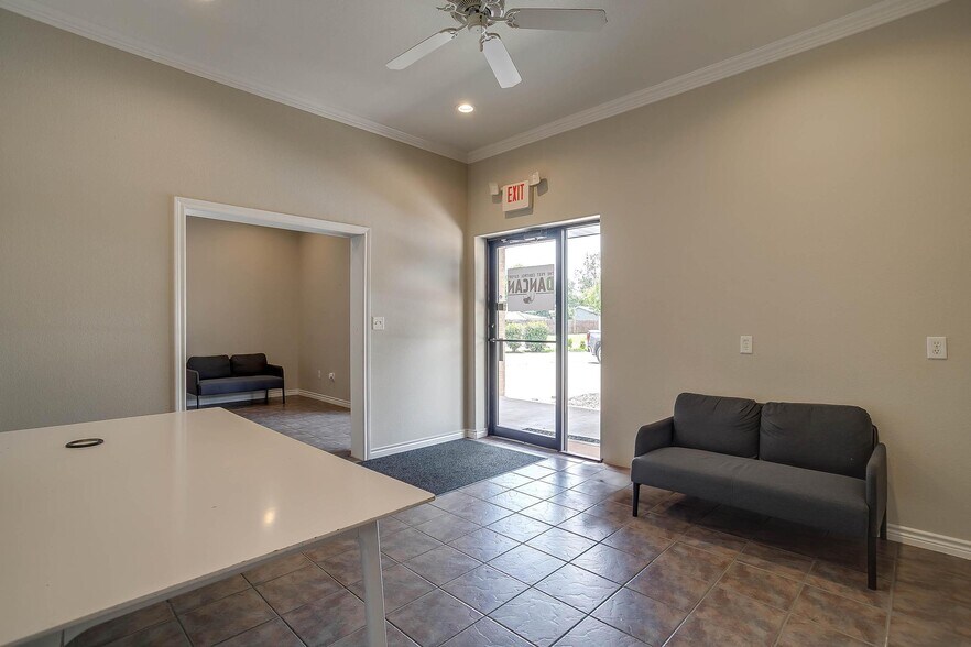 More Photos Of 110 Gotcher Ave, Lake Dallas Warehouse For Sale