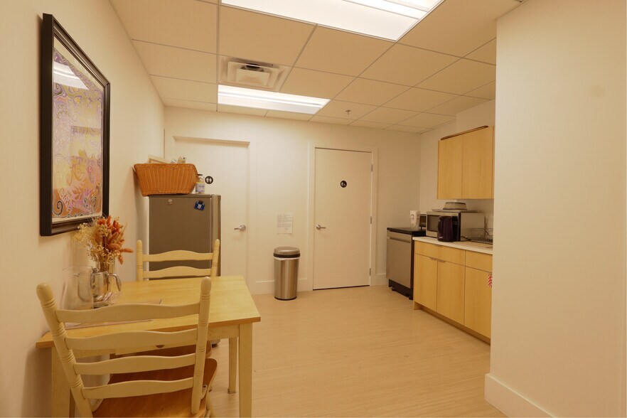 More Photos Of 105 Wickenden St, Providence General Retail For Lease