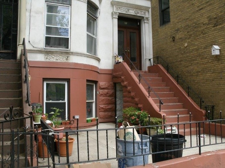 Primary Photo Of 43 Hawthorne St, Brooklyn Apartments For Lease
