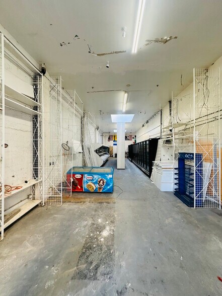 More Photos Of 335-337 Jones St, San Francisco Storefront For Lease