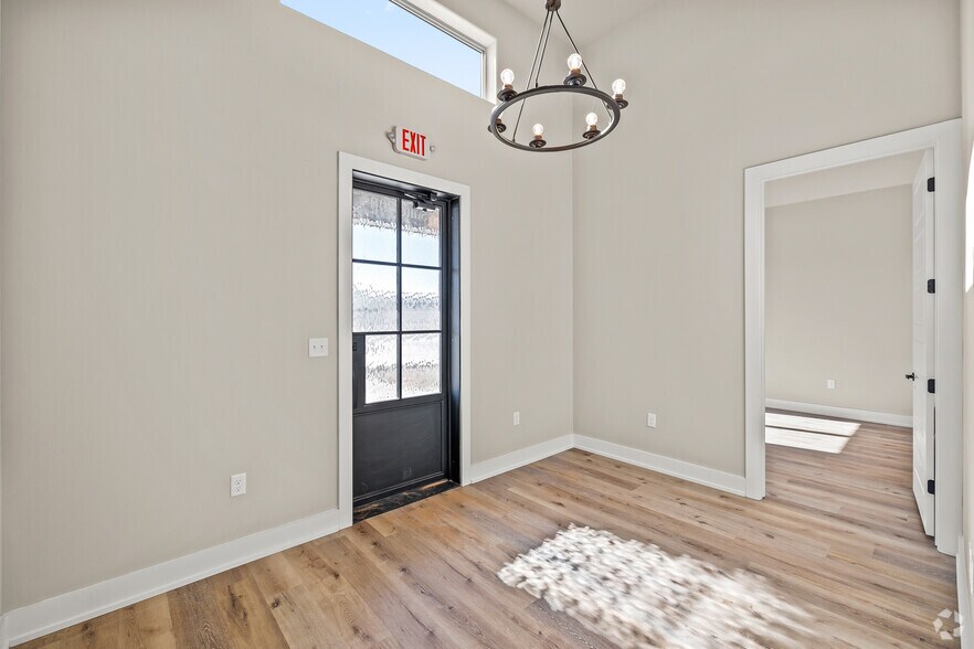 More Photos Of 3218 140th St, Lubbock Office For Sale