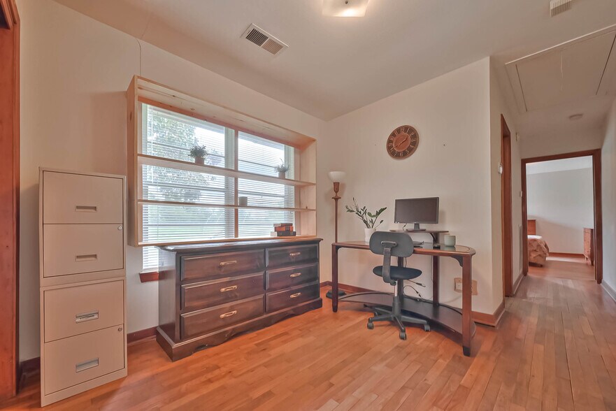 More Photos Of 8713 Wayfarer Ln, Houston Loft Creative Space For Sale