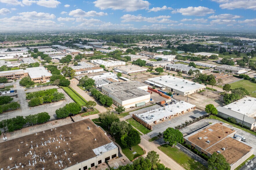 More Photos Of 10660 Fallstone Rd, Houston Manufacturing For Sale