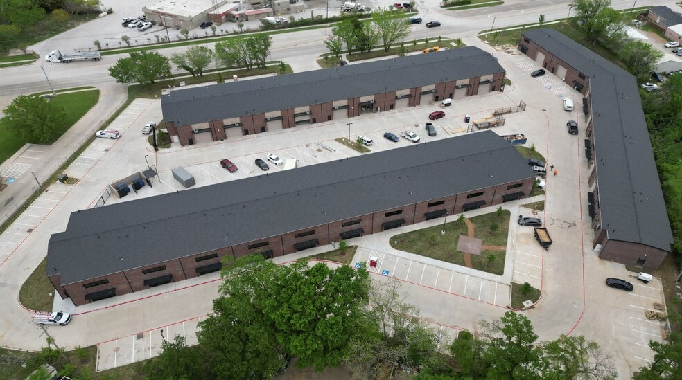 More Photos Of 760 E Main St, Lewisville Unknown For Lease