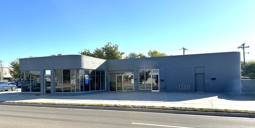 Primary Photo Of 514 S Broadway, Edmond Auto Dealership For Lease