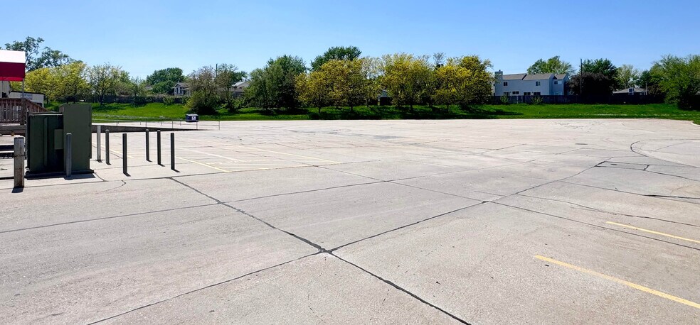 More Photos Of 8930 S 137th Cir, Omaha Warehouse For Lease