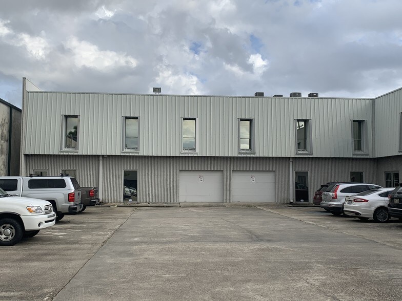 More Photos Of 1005 W Harimaw Ct, Metairie Office For Sale