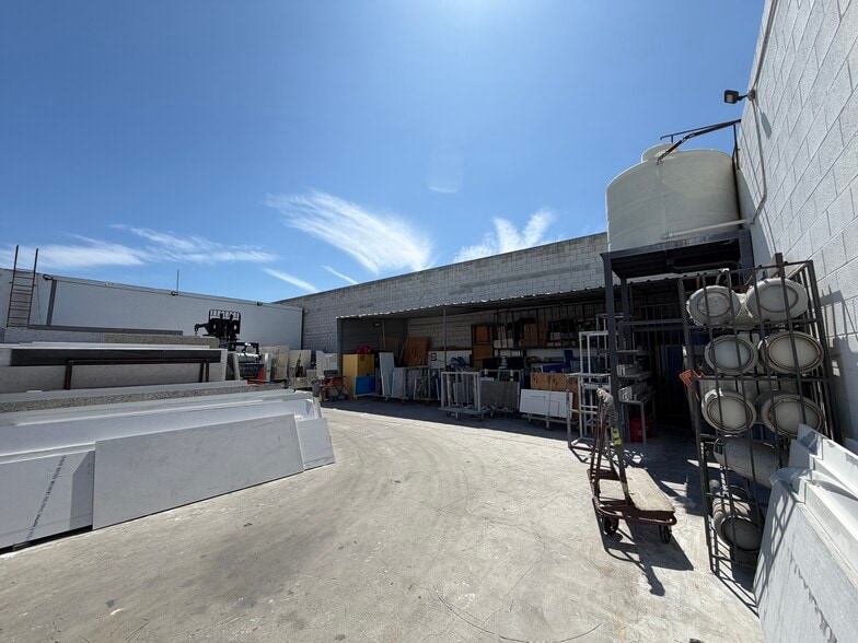 More Photos Of 7846-7848 Sepulveda Blvd, Van Nuys Warehouse For Sale