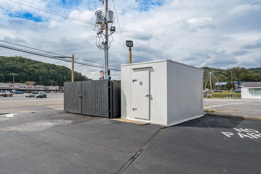 More Photos Of 1106 Gault Ave S, Fort Payne Fast Food For Lease