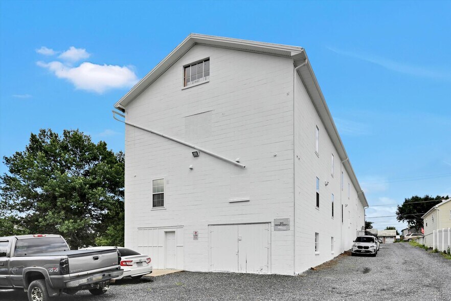 More Photos Of 236 W Market St, Jonestown Multifamily For Sale