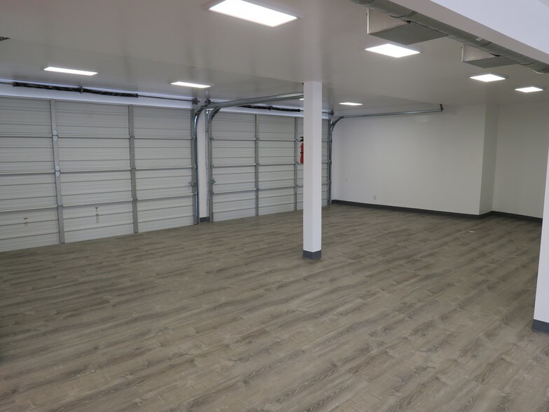 More Photos Of 5818 Southwest Fwy, Houston Showroom For Sale