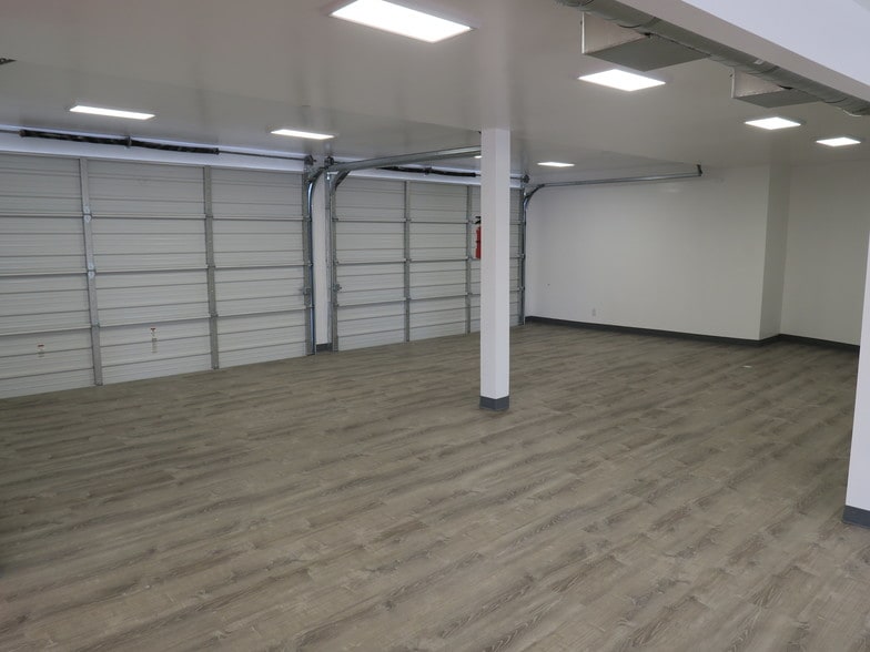 More Photos Of 5818 Southwest Fwy, Houston Showroom For Lease