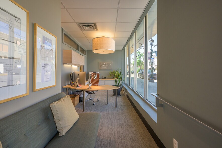 More Photos Of 749 Warren St, Hudson Flex For Sale