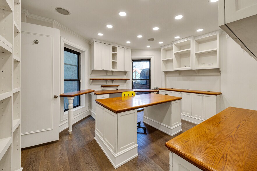 More Photos Of 1300 Madison Ave, New York Storefront Retail Office For Lease