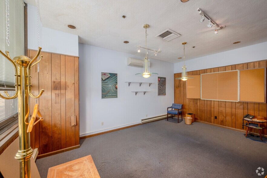 More Photos Of 735 Allens Ave, Providence Industrial For Lease