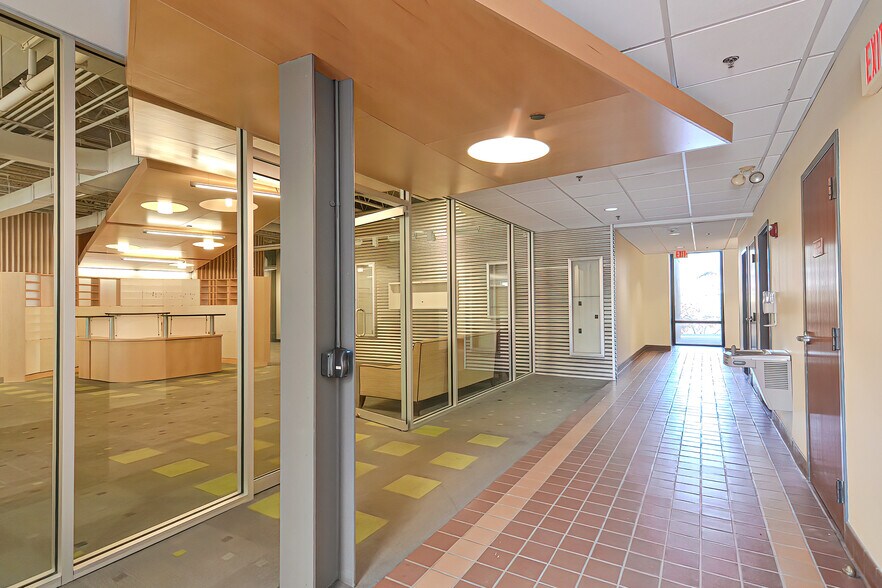 More Photos Of 1 Rounder Way, Burlington Office For Lease