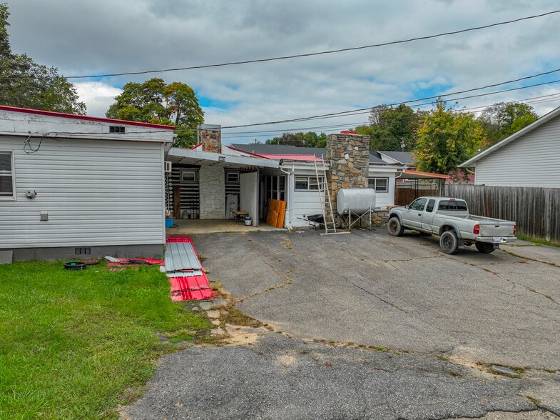 More Photos Of 505 E Main St, Burnsville Apartments For Sale