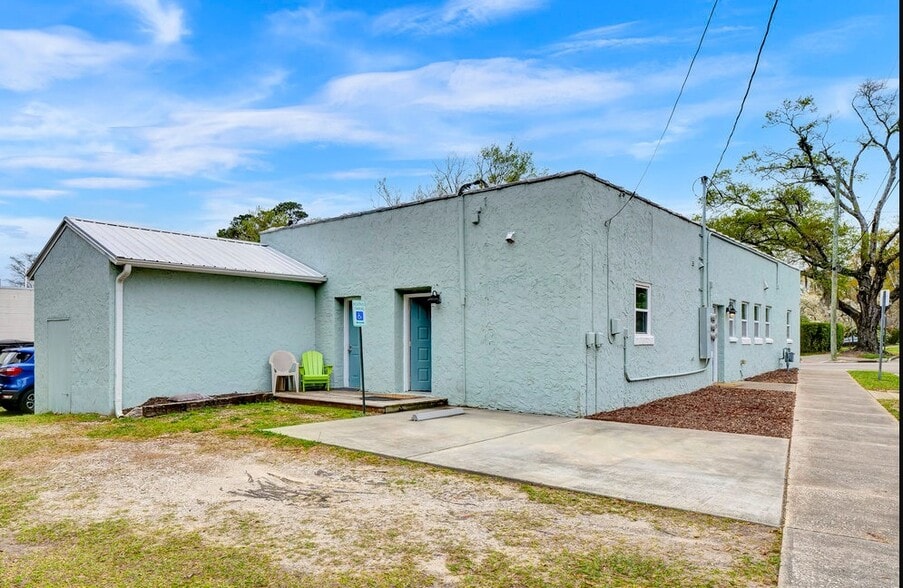 More Photos Of 2020 Princess Place Dr, Wilmington Apartments For Sale