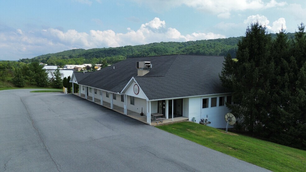 More Photos Of 200 Pine Brook Pl, Orwigsburg Office For Sale
